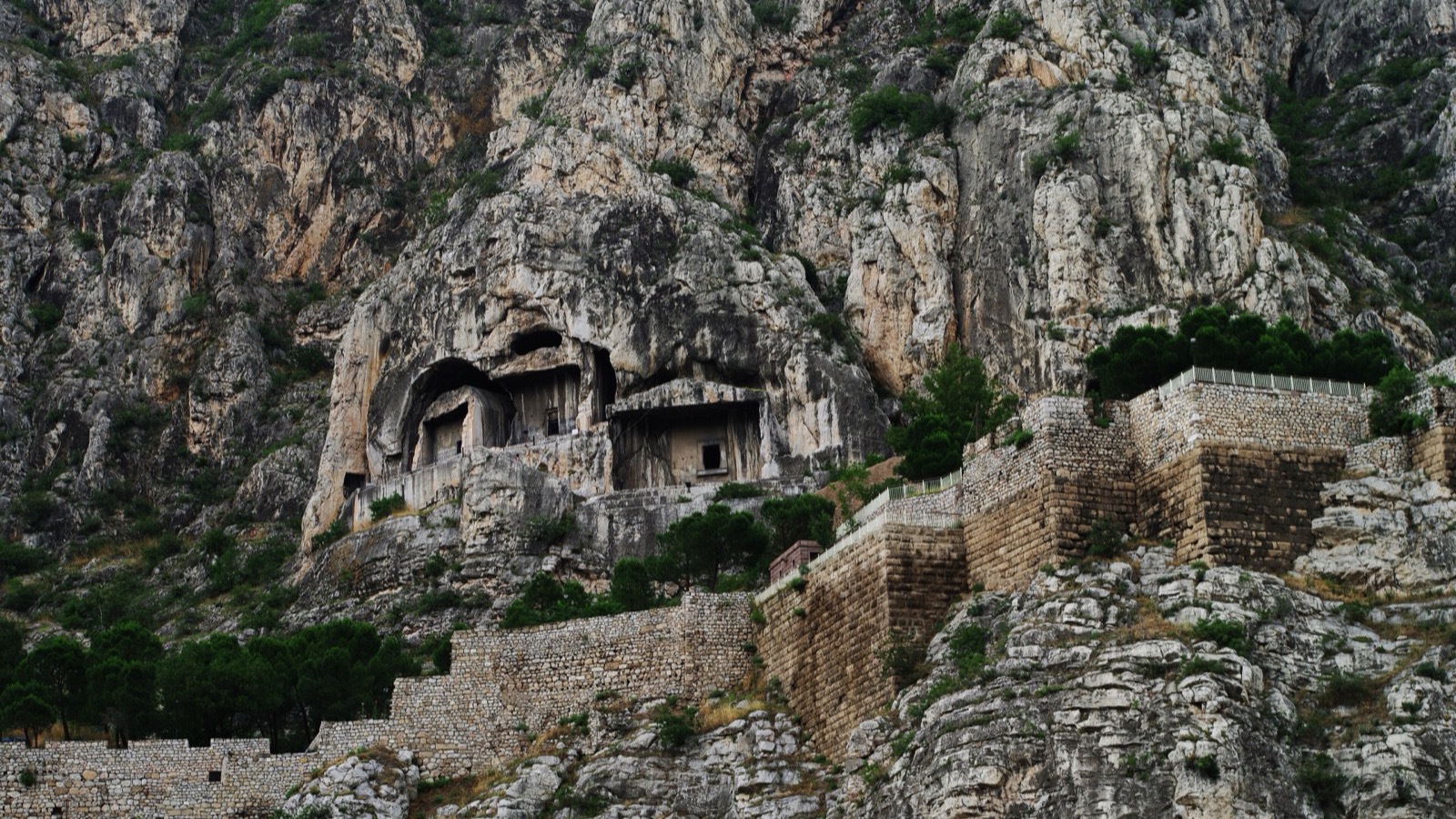 Amasya Kral Kaya Mezarları — Kral Kaya Mezarları