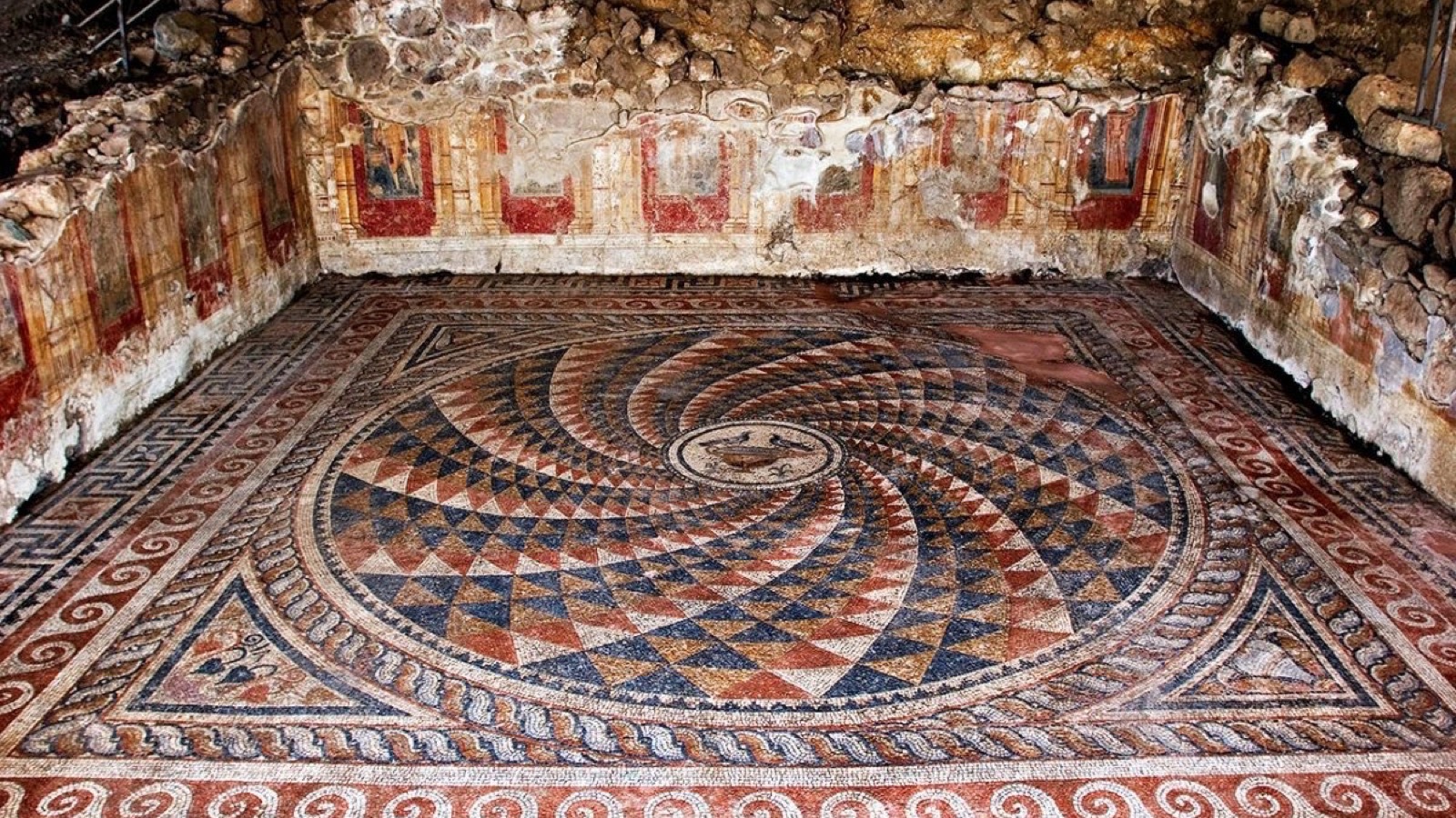 Antandros — Roma villası kışlık triclinium mozaiği