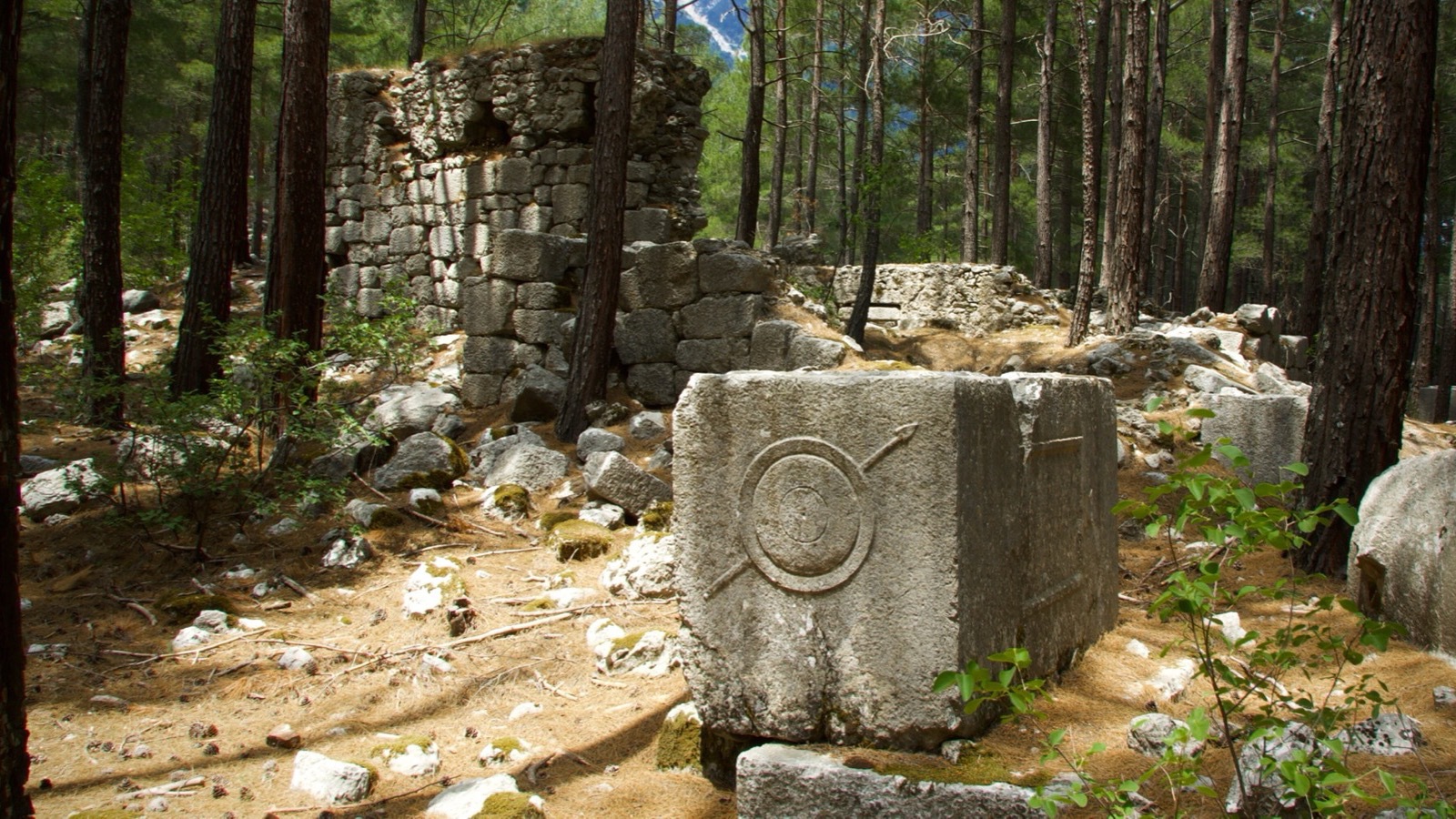 Idebessos — Tiyatro