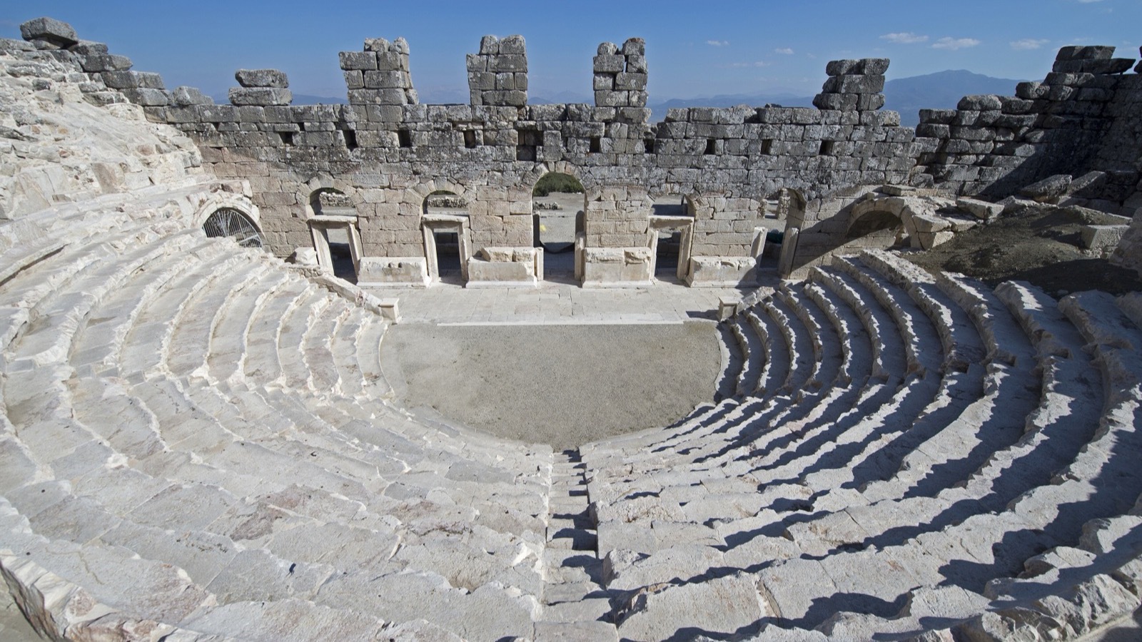 Kibyra — Medusa mozaikli odeon