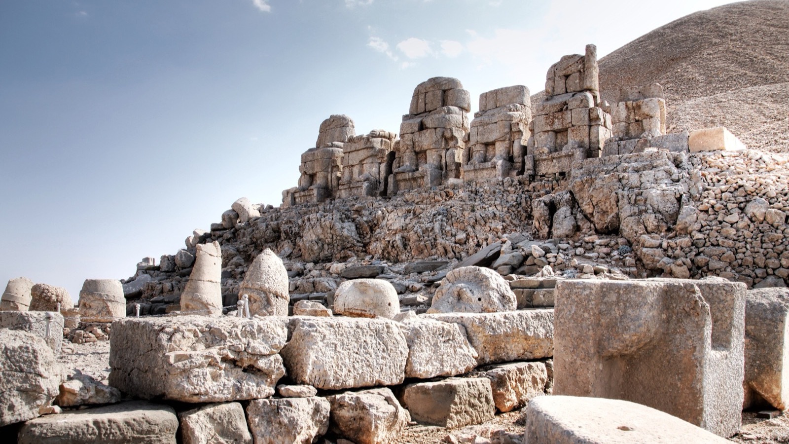 Nemrut Dağı — Doğu ve batı terasları