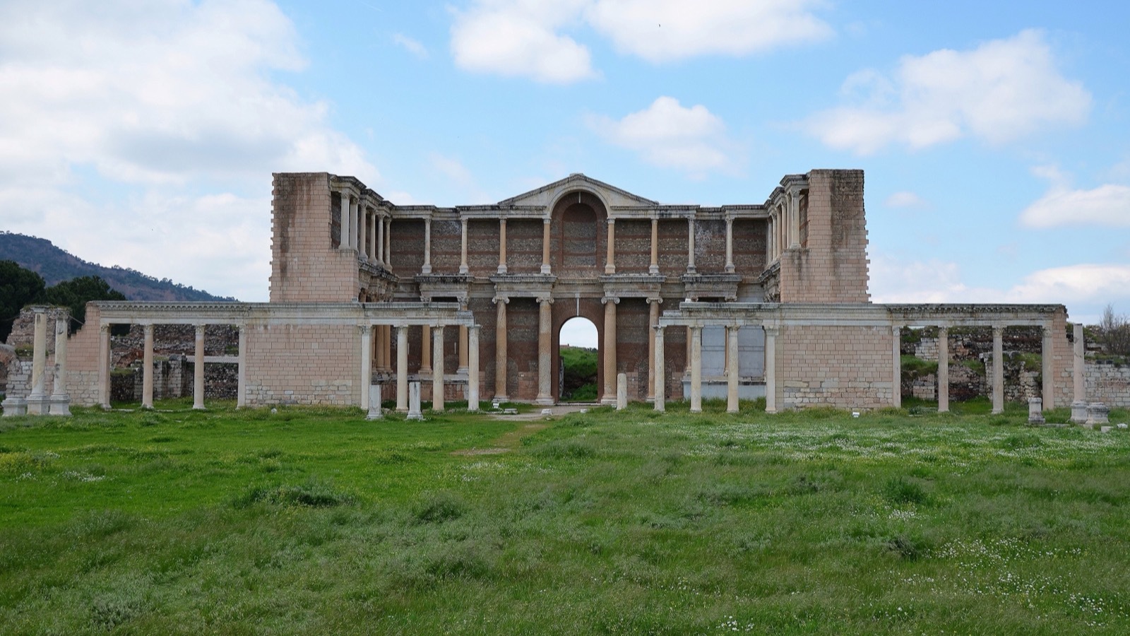 Sardes — Artemis Tapınağı