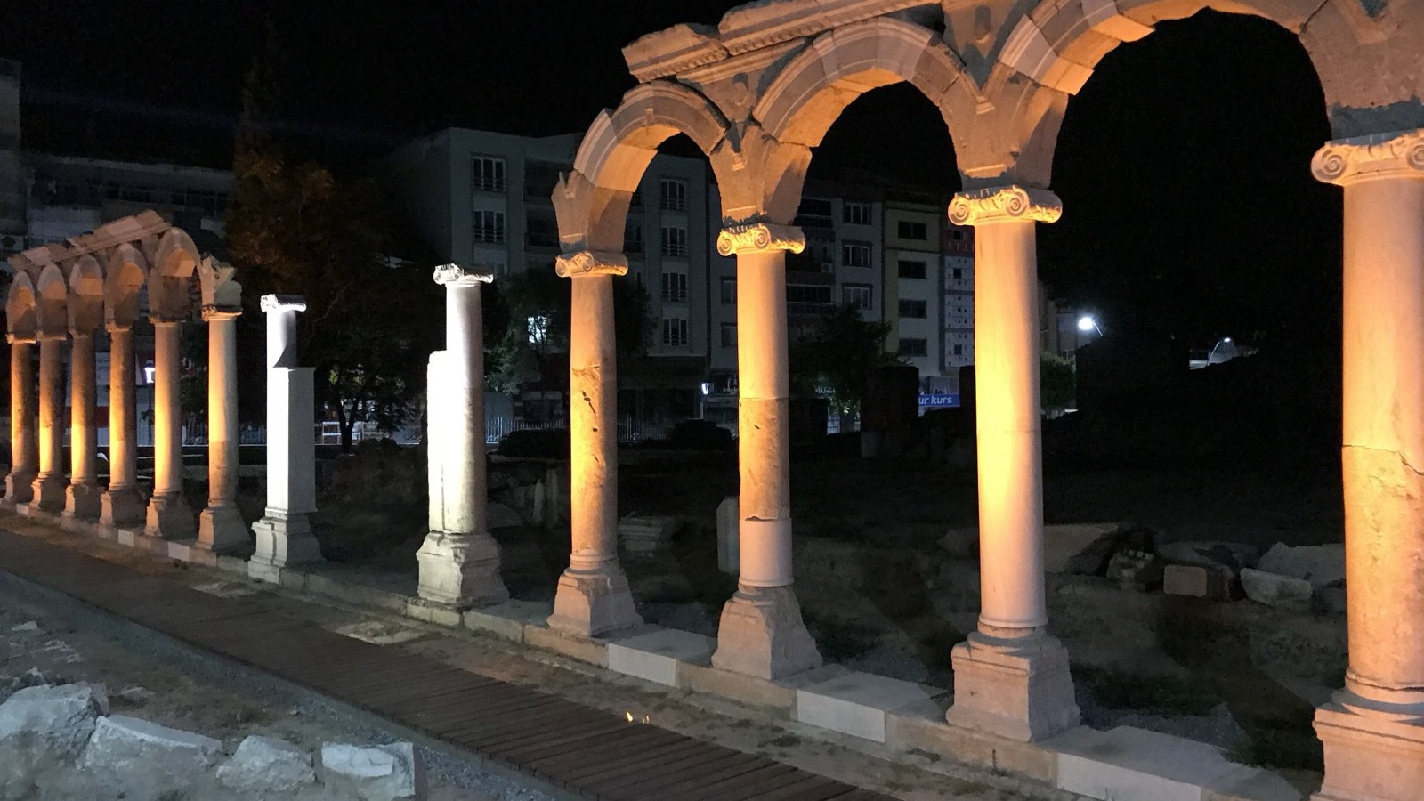 Thyateira — Roma bazilikası